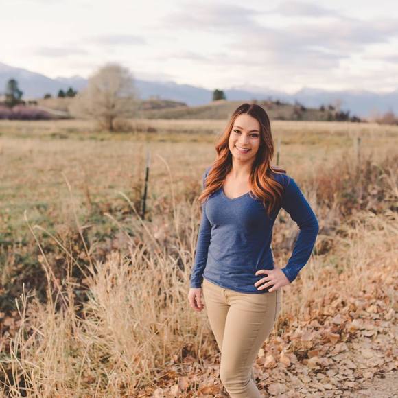 Meet your Posher, Alyssa - Picture 1 of 1